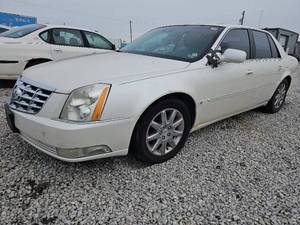 lot 10854 image: 2009 Cadillac DTS Luxury i  WHITE