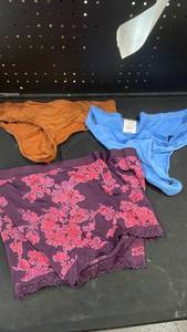 lot 10055 image: 3pk Target Womens Underwear, All 1X