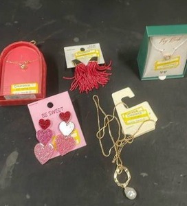 lot 10061 image: 5pk A New Day Jewelry