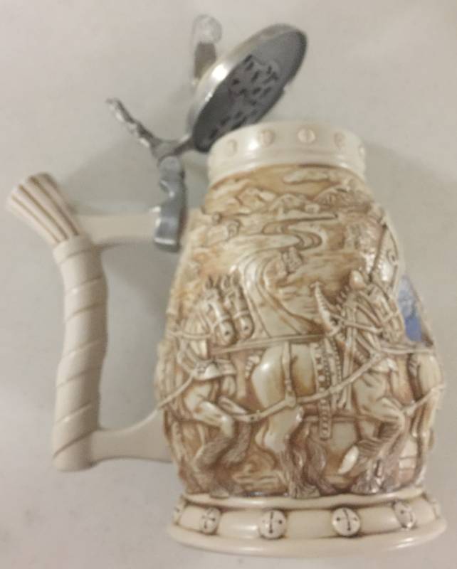 lot 1251 image: 2002 Avon World Famous Clydesdale Collectors Stein with Dalmation Lid