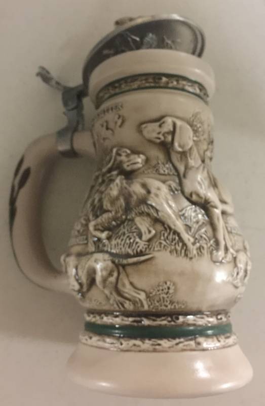lot 1231 image: 1991 Avon Collectors Stein Great Dogs of The Outdoors