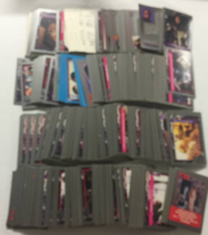 lot 1212 image: Huge Lot of Hundreds Terminator 2 T2 Trading Cards - Possible Sets- Lots of Duplicates