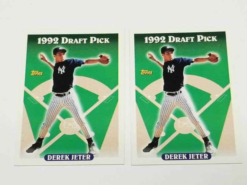 lot 1390 image: 1992 Topps Derek Jeter #98 Rookie Card New York Yankees Lot of 2