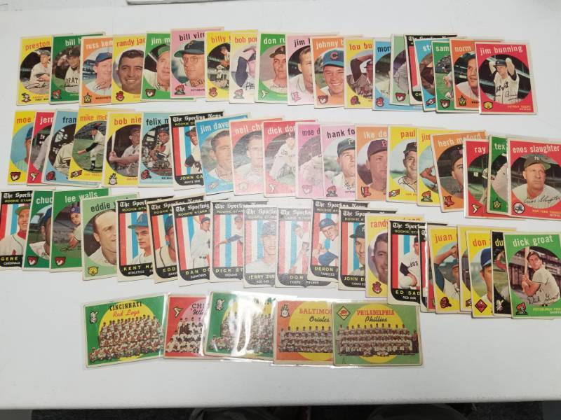 lot 1309 image: 1959 Topps Vintage Baseball Lot of 60 Cards w Enos Slaughter & Jim Bunning