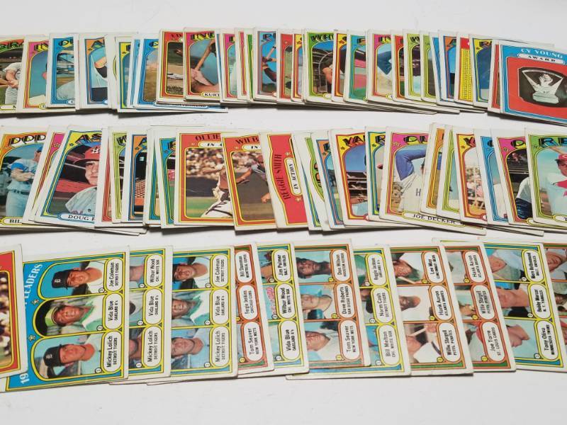 lot 1314 image: 1972 Topps Vintage Baseball Lot of 100 Cards w League Leader Cards