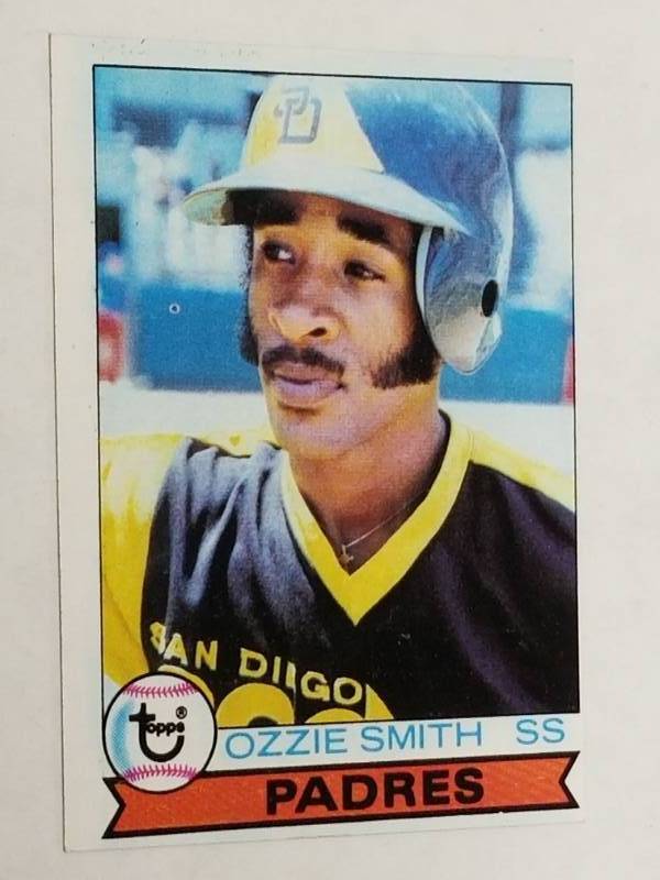 lot 1355 image: 1979 Topps Ozzie Smith #116 Rookie Card St. Louis Cardinals HOF The Wizard