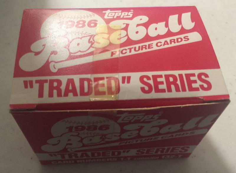 lot 1121 image: Complete Mint 1986 Topps Traded Baseball Card Set with Rookie of Bo Jackosn, Barry Bonds & More - Truly Iconic Set