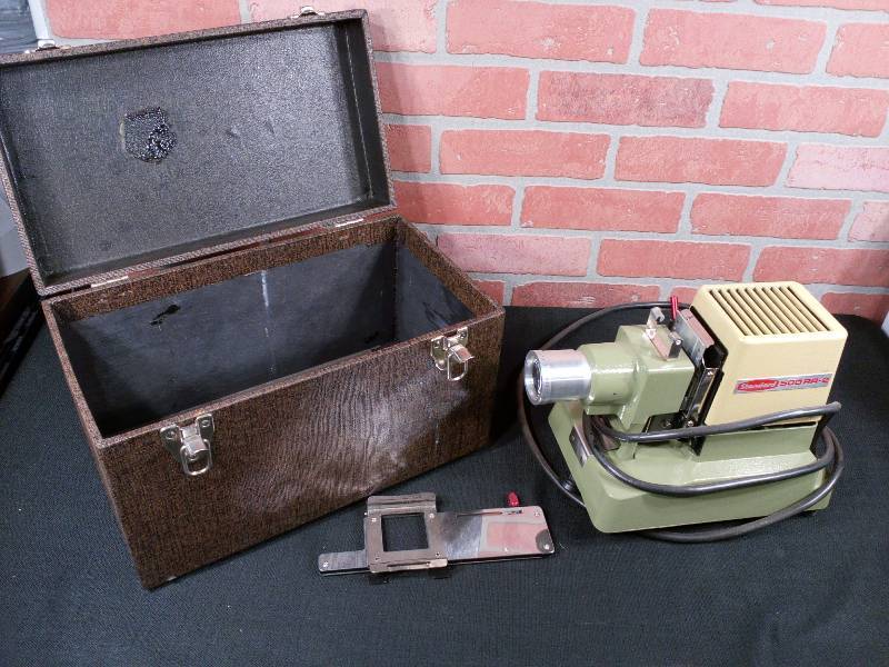 lot 3 image: Standard Slide Projector Lamp
