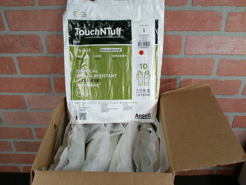 lot 17 image: Ansell TouchNTuff 8 Dermashield Chemical Splash Resistant Latex-Free Neoprene Gloves