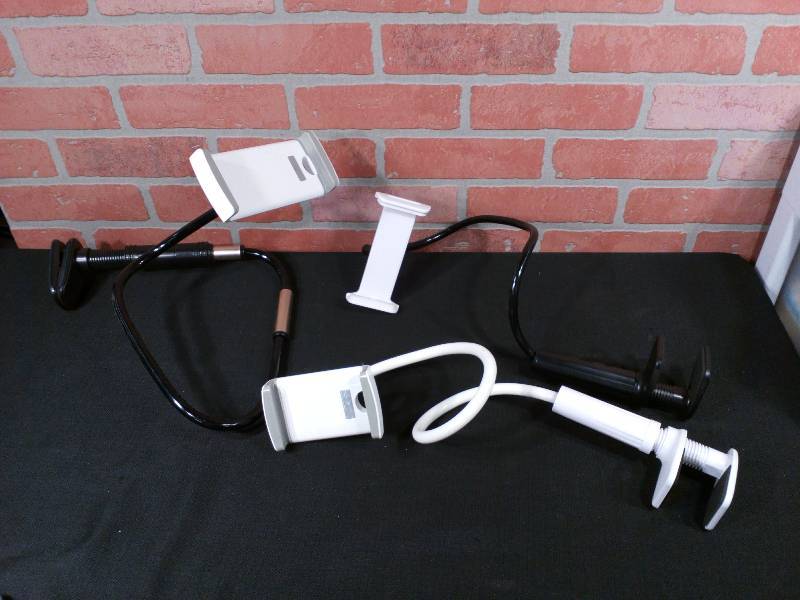 lot 29 image: Flexible Phone & Tablet Mounts