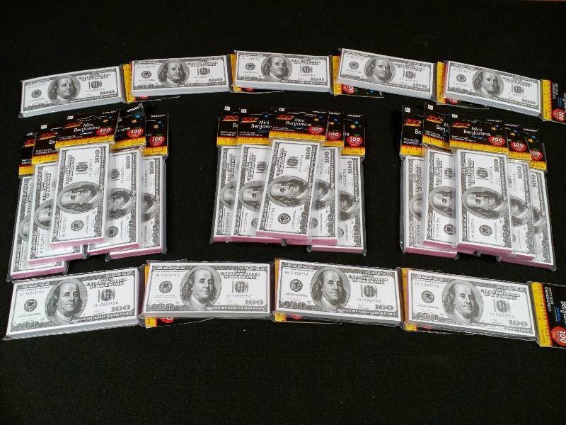 lot 64 image: Amscan 100th Day Of School Mini Benjamins 100 Dollars Party Favors