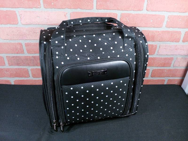 lot 76 image: Kenneth Cole Reaction Rolling Suitcase - Fits Under Airplane Seat