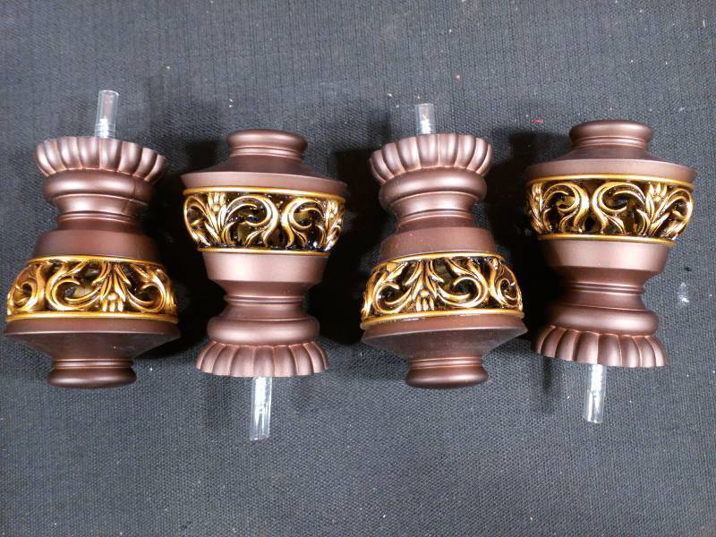 lot 92 image: Rod Desyne Finials With Screw