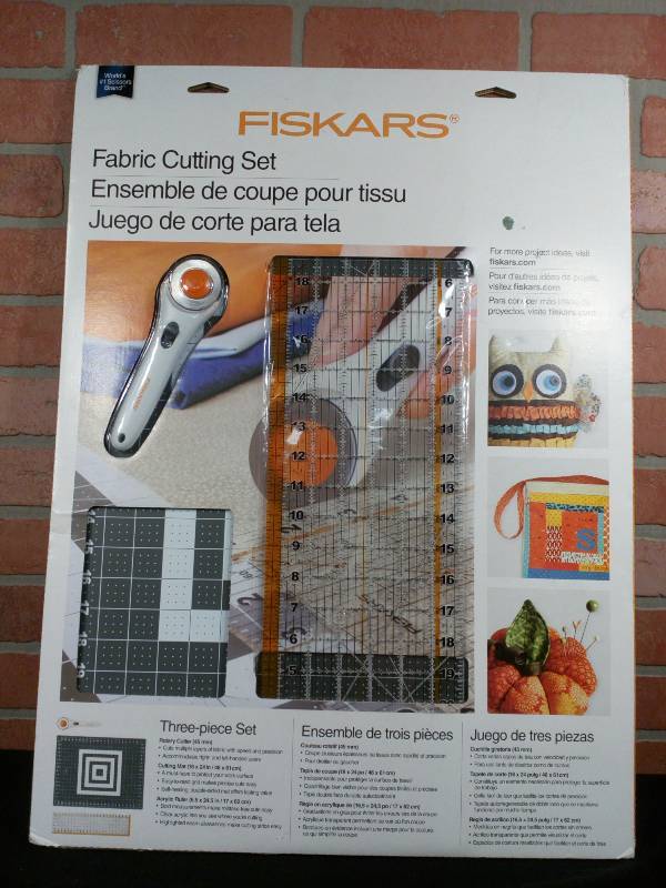 lot 136 image: Fiskars Fabric Cutting Set