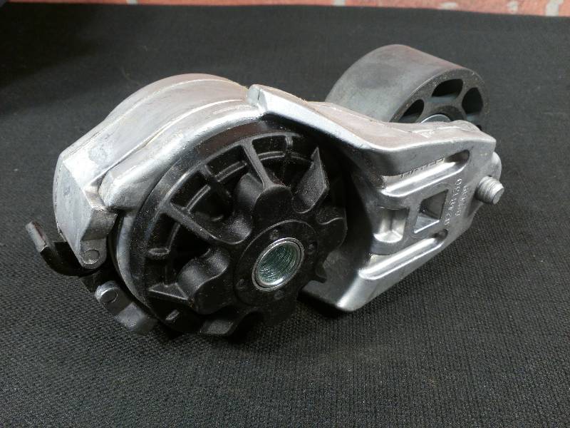 lot 122 image: Dayco Automatic Belt Tensioner Gold Label