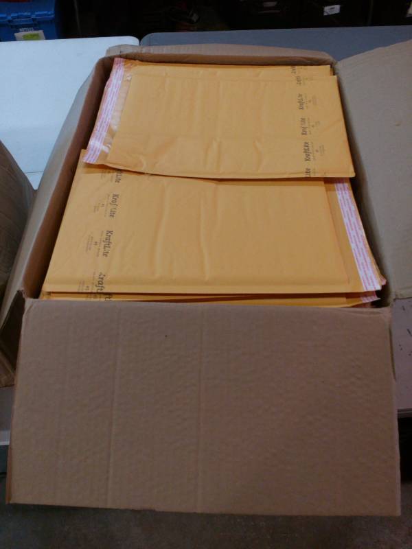 lot 155 image: KraftLite #5 Self-Seal Kraft Bubble Mailers