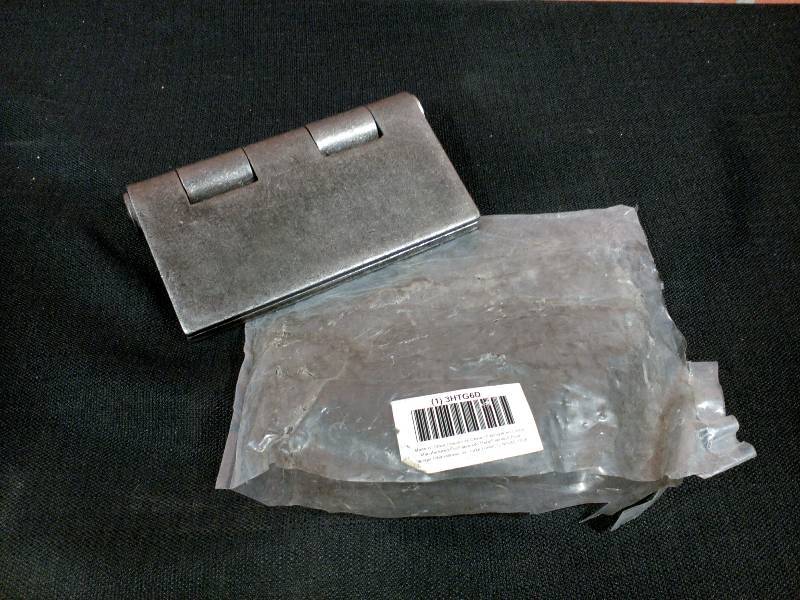 lot 198 image: Butt Hinge Full Surface Mounting Square Corners