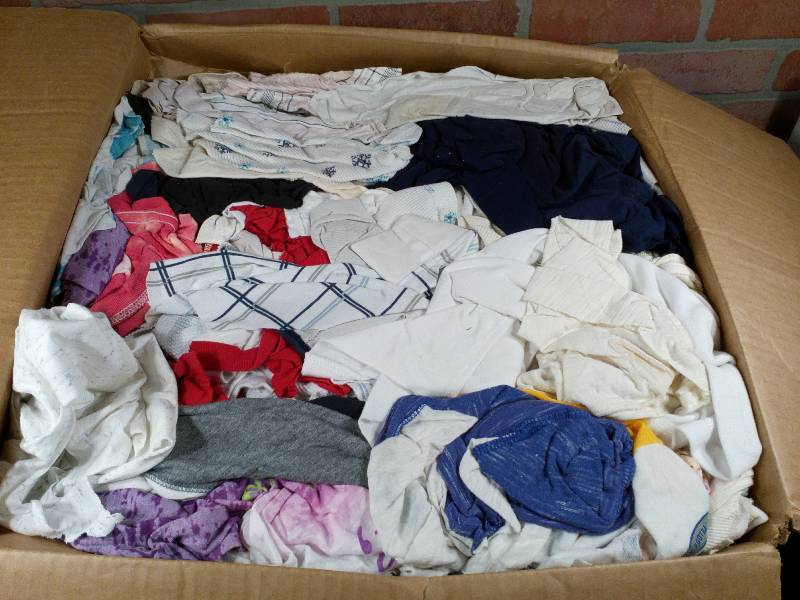 lot 221 image: Grainger Approved Highly Absorbent Soft Cloth Rags From Recycled T-Shirts