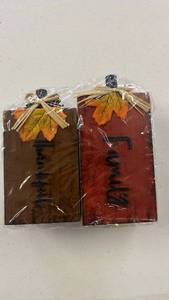 lot 17068 image: Decorative Autumn Wood Block Set - Retail $25