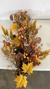 lot 17182 image: Autumn Harvest Decorative Spray - Retail $25