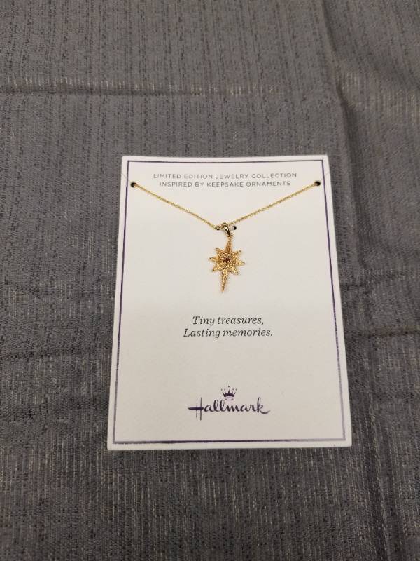 lot 12206 image: Hallmark Limited Edition Gold Star Pendant Necklace