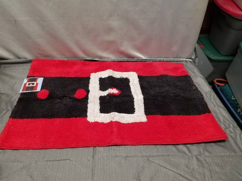 lot 12215 image: Santa Claus Belt Design Holiday Bath Mat