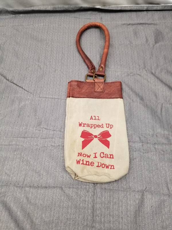 lot 12218 image: Canvas Wine Bag with Leather Trim and Holiday Message
