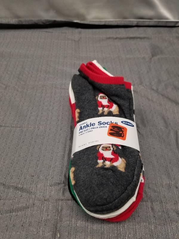 lot 12237 image: Old Navy Woman��s Ankle Socks Lot 6 Dogs Cats Elf Holiday Christmas One Size