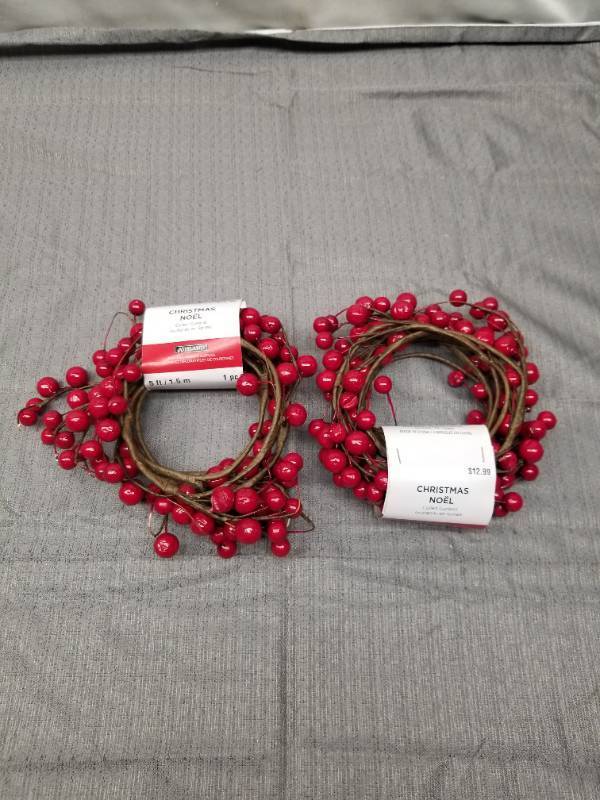 lot 12252 image: Ashland Christmas Red Berry Garland 5ft