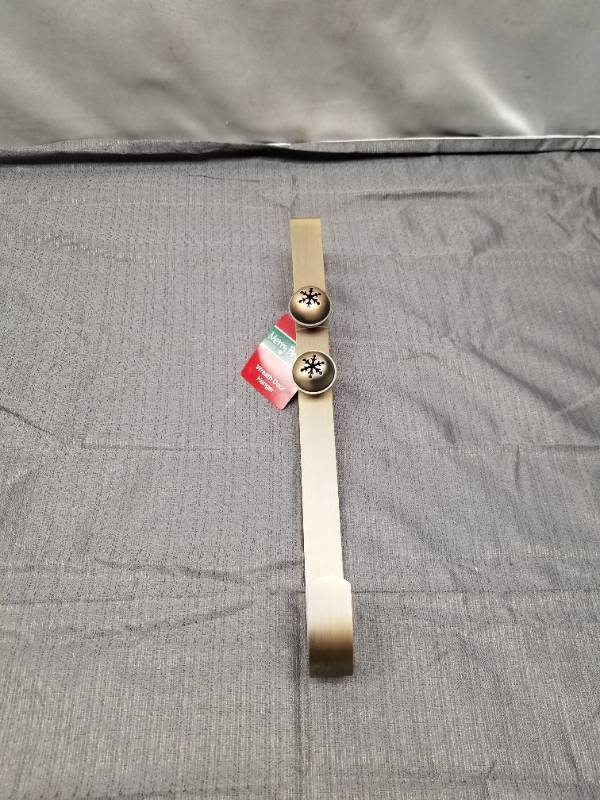 lot 12281 image: Christmas Door Sign with Metal Stand - Merry Christmas Yall