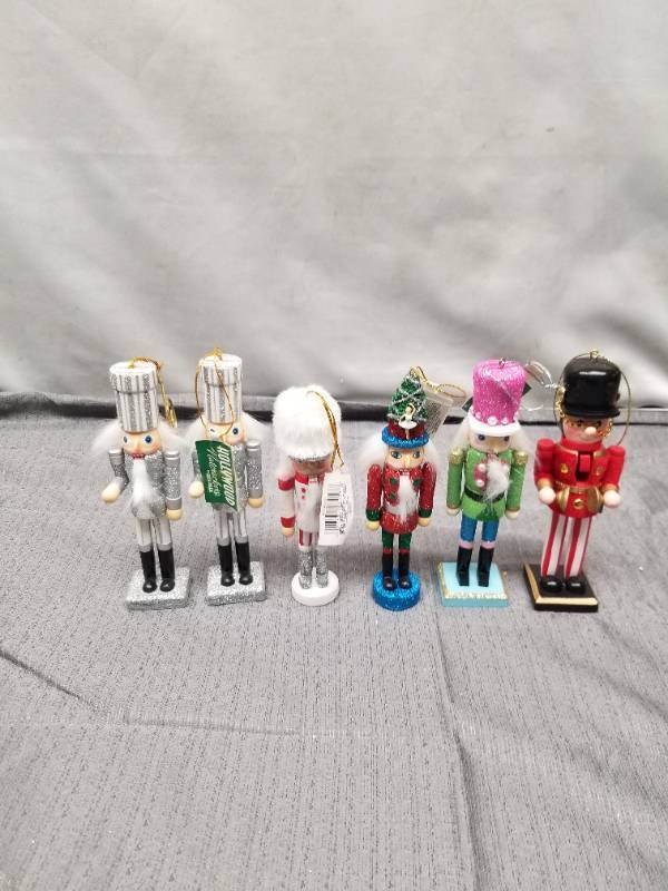 lot 12357 image: (6) 6 Hollywood Ballet Nutcracker Ornament