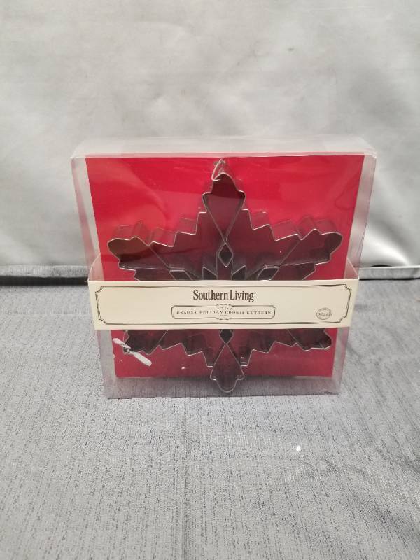 lot 12378 image: Southern Living Deluxe Holiday Cookie Cutters