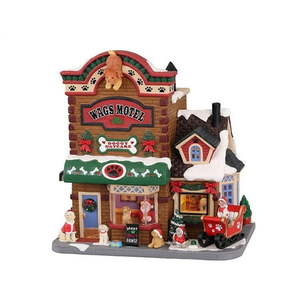 lot 3153 image: Lemax Village Collection Wags Motel & Doggy Daycare Meet Santa Paws #15800