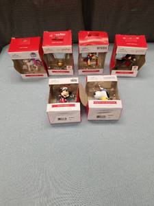 lot 3176 image: Hallmark Character Ornament Collection - Harry Potter, Mickey Mouse & Peanuts