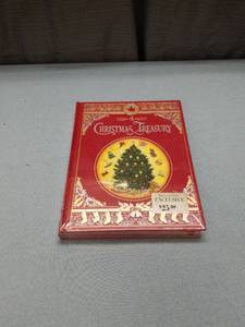 lot 3187 image: Barnes & Noble Christmas Treasury Book New
