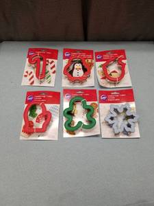 lot 3190 image: Wilton Christmas Cookie Cutter Collection