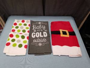lot 3202 image: Holiday Kitchen Towel Set with Santa Belt Design