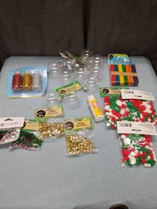 lot 3205 image: Christmas Craft Supply Bundle