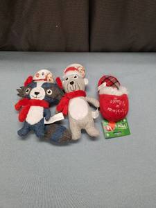 lot 3236 image: Holiday Pet Plush Toys Set