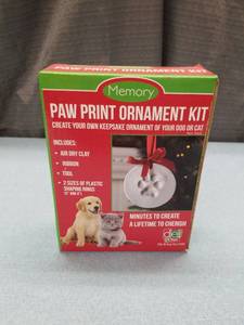 lot 3237 image: DEI Santas Lucky Dog Memory Paw Print Ornament Kit