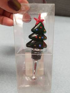 lot 3241 image: Venitian Glass Christmas Tree Shaped Wine Bottle Stopper