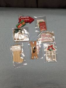 lot 3251 image: Christmas Ornament Collection Set