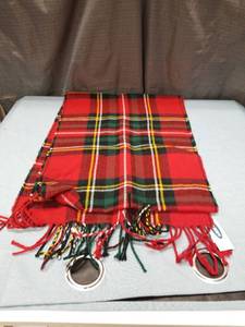 lot 3262 image: Traditional Scottish Tartan Scarf