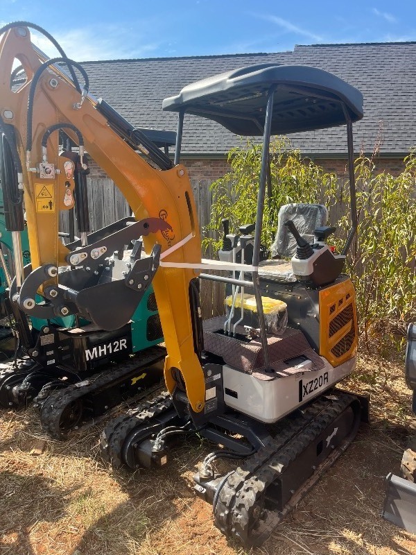 lot 1245 image: Unused XZ20R with 23HP gas engine