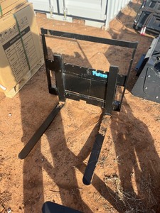 lot 1078N image: Unused Mini Skid Steer Forks and Carriage
