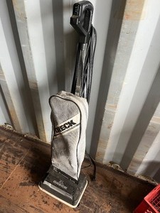 lot 1069N image: Oreck Vacuum Cleaner