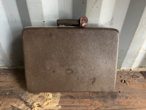 lot 1061N image: Brown Samsonite Luggage Case