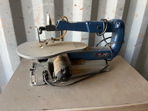 lot 1142N image: Ryobi 16 scroll saw