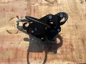 lot 1123N image: Unused Hydraulic Quick Change Coupler for Mini Excavator