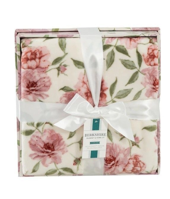lot 41999 image: Berkshire Velvetsoft Throw 60 x 80 inch. Peony  - Retail $29
